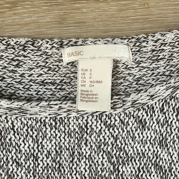 ✨Host Pick✨ H&M Marled Gray Dolman Sleeve Sweater - Picture 6 of 7